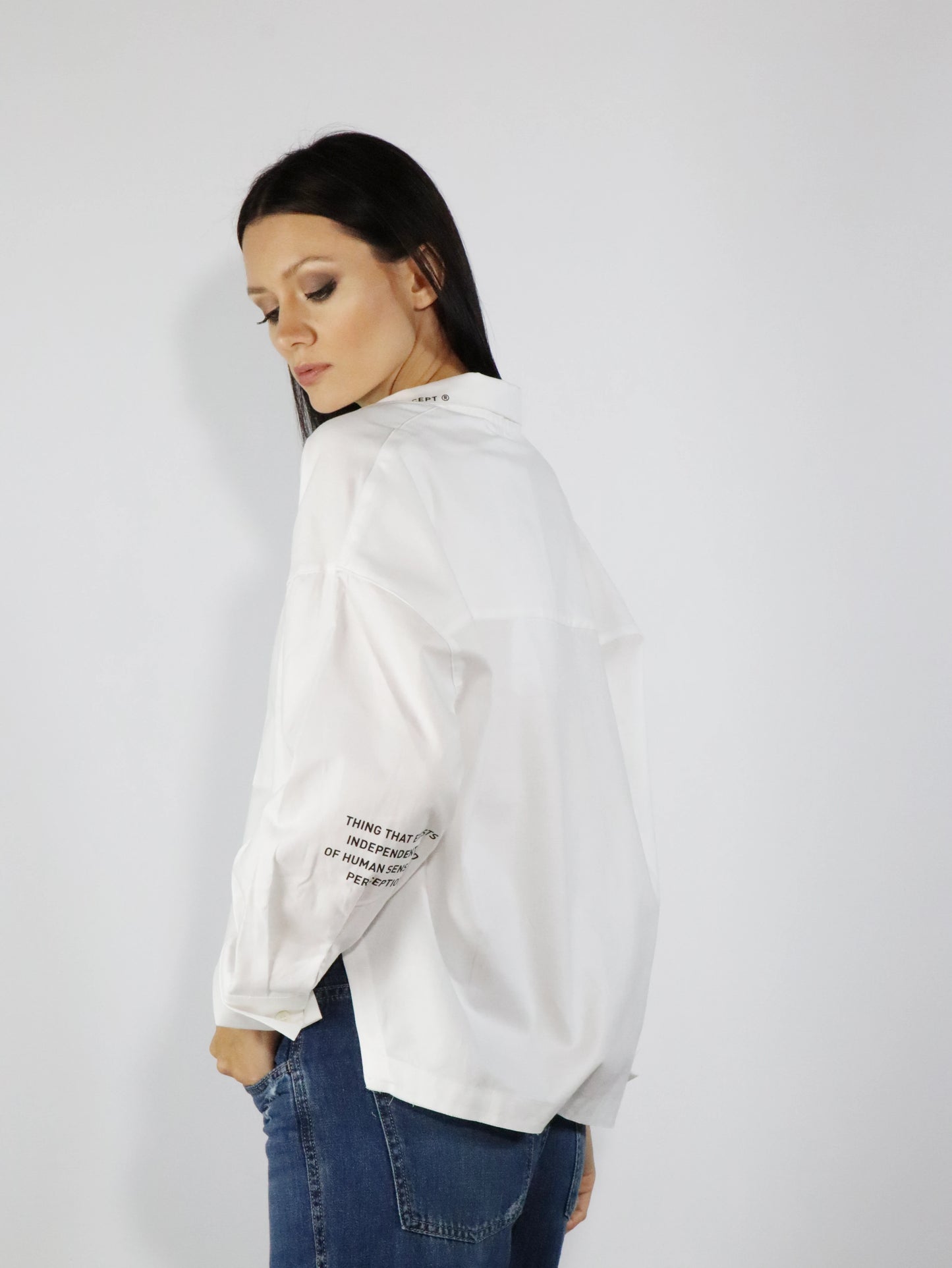 Camicia bianca over NOUMENO CM17