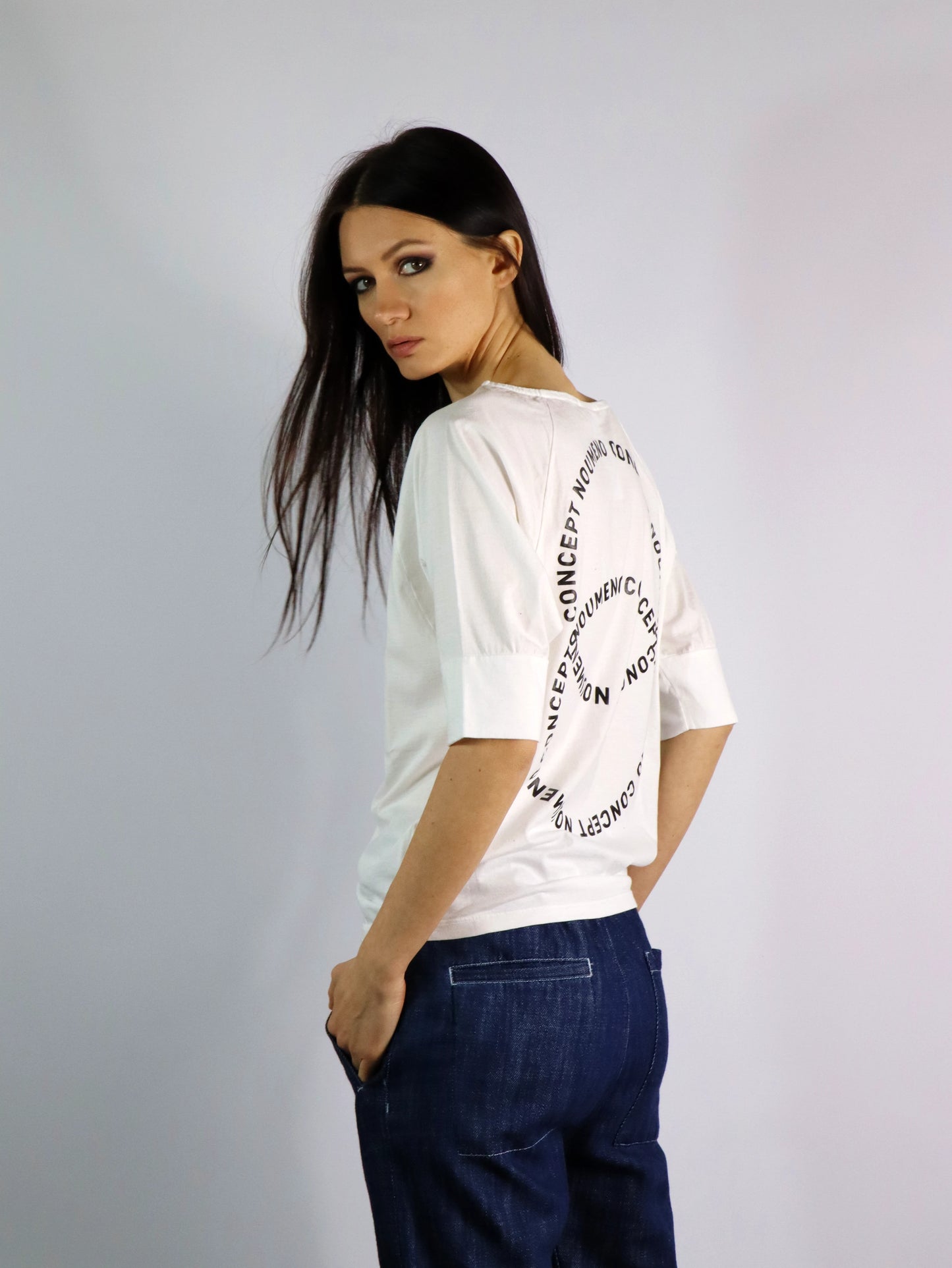 T shirt bianca NOUMENO T23